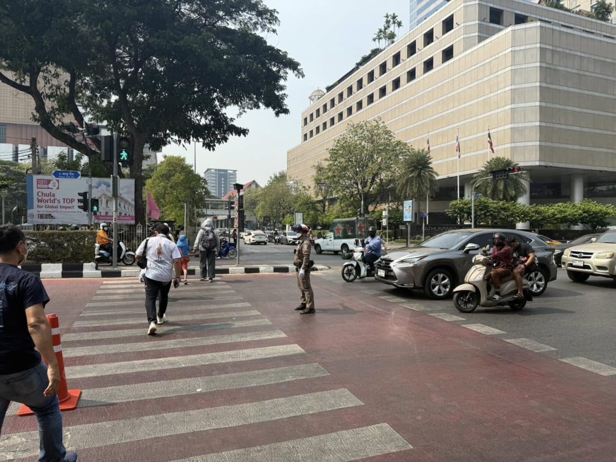 โปรดหยุดให้คนข้าม ลดอุบัติเหตุ=ลดการสูญเสีย