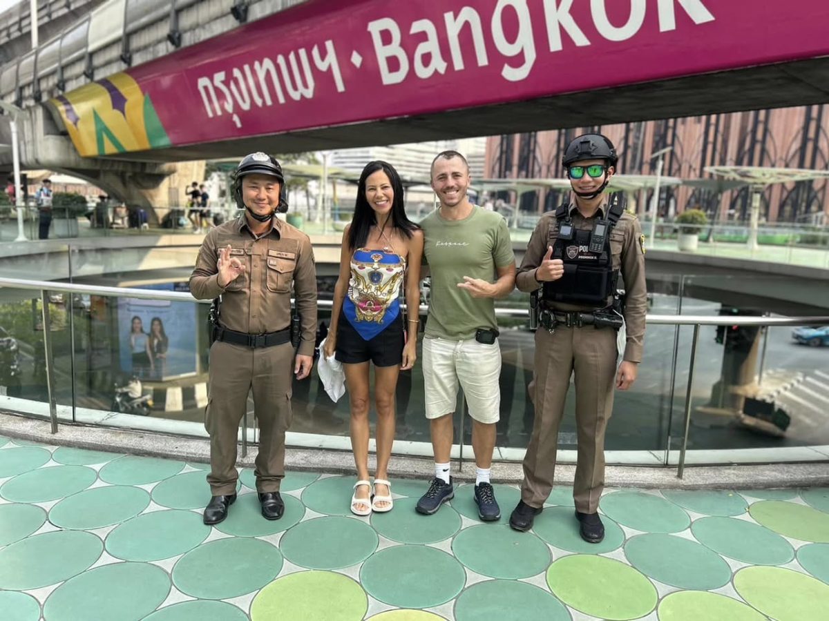 สร้างรอยยิ้ม สร้างมิตรภาพ สร้างความห่วงใย สร้างความอุ่นใจ #SAYHIPATHUMWAN